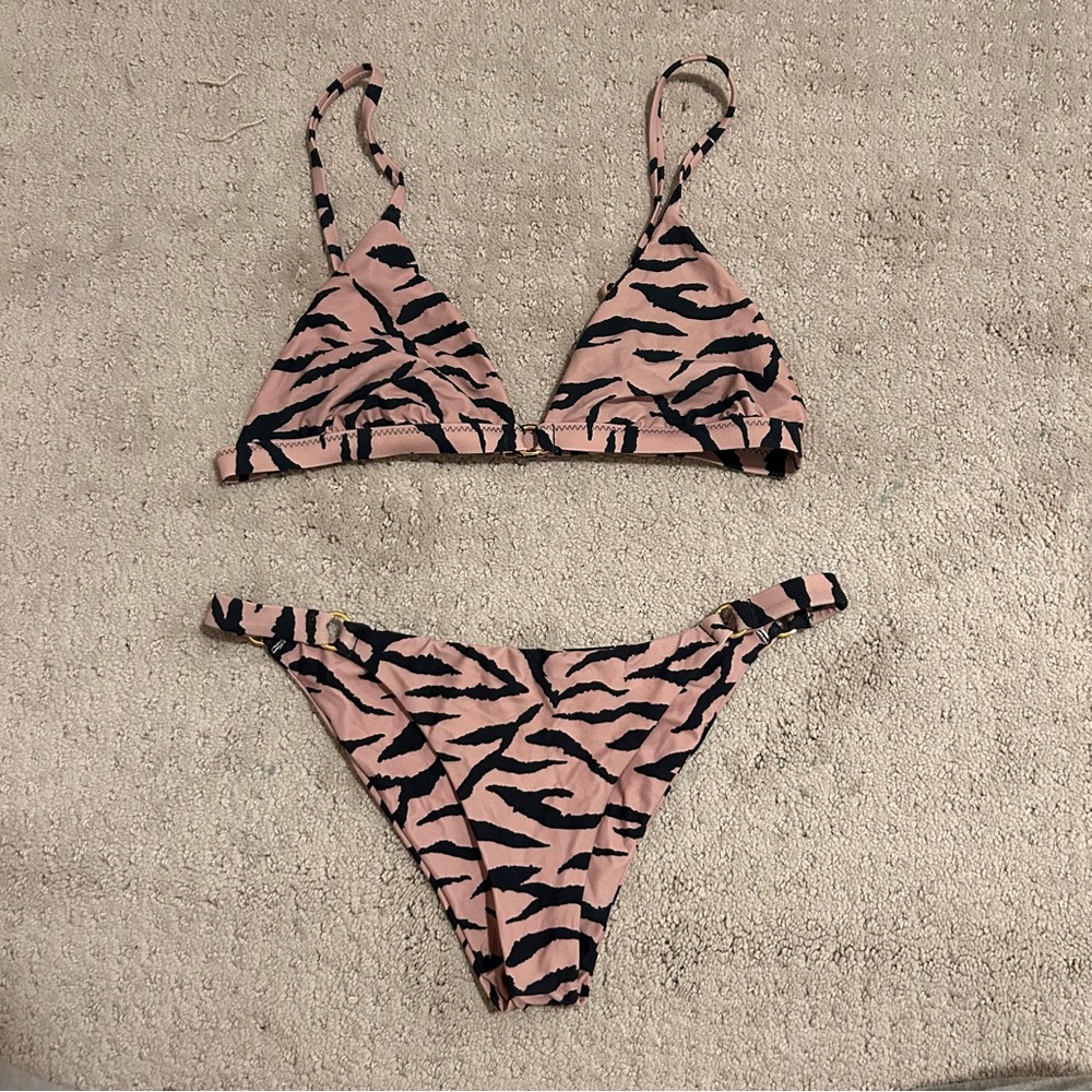 Amuse society bikini set